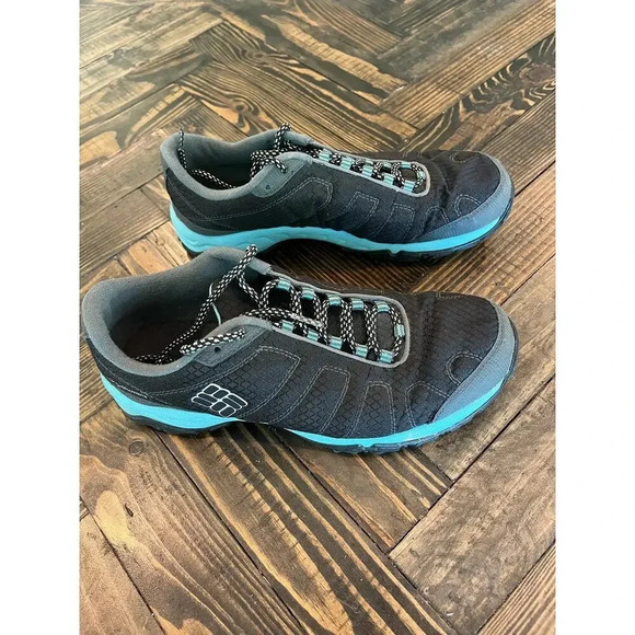 Columbia Women’s 9 Black Blue Hiking Adventure Travel Summer Fall Comfy Shoes - Picture 1 of 10